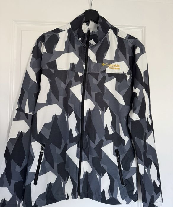 Geacă Columbia Titanium cu model de camuflaj geometric -M