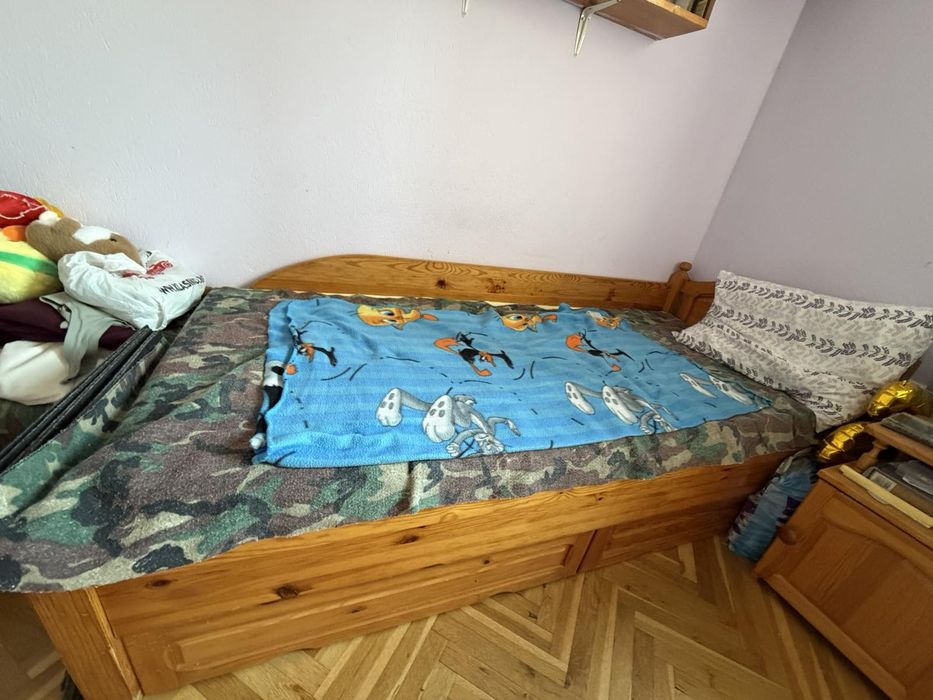Дървени мебели за спалня