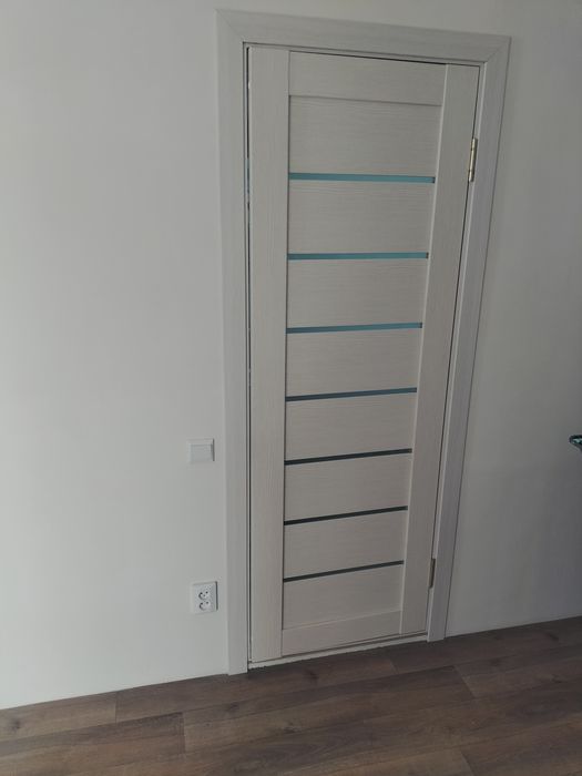 Продам новую дверь размер семидесятый