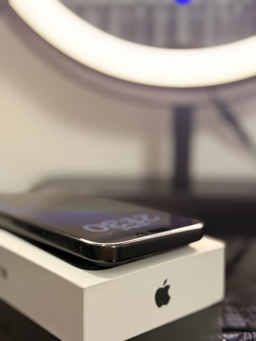 Iphone / 15 Pro / 128 GB / Black Titanium /