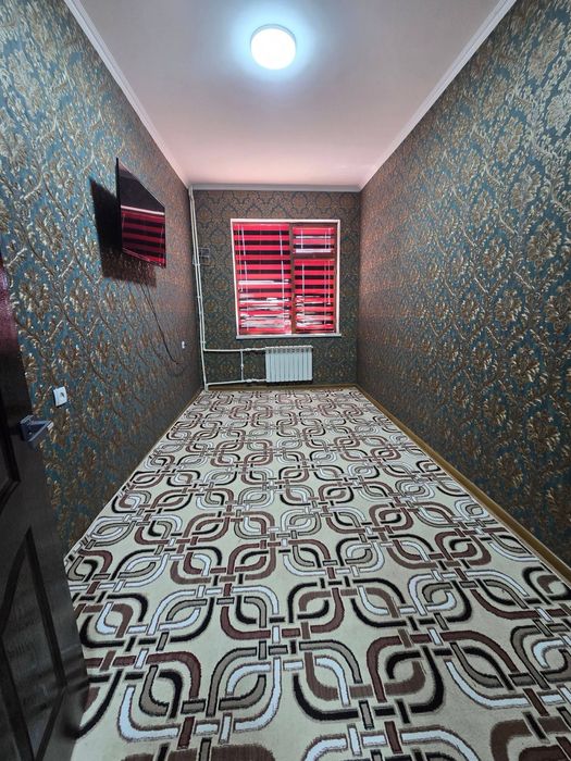 Срочно ижарага 3 хона 1- етаж янги бозор Тинчлик офим олдида