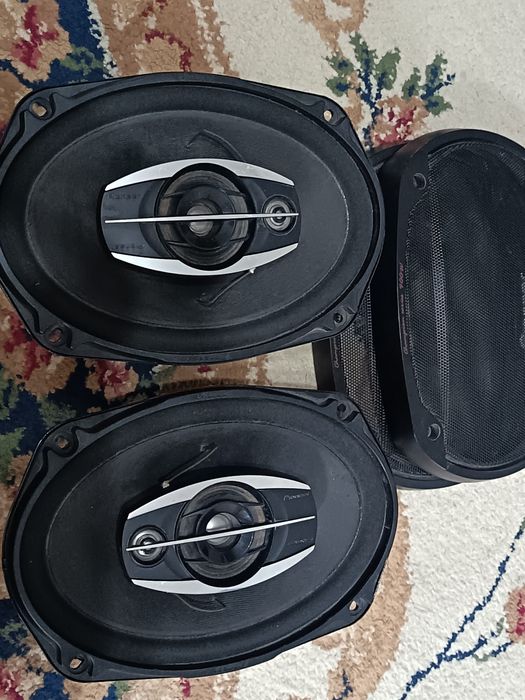 Продаётся колонка Champion V2