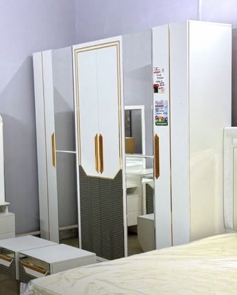 6 есікті шкаф сатылады