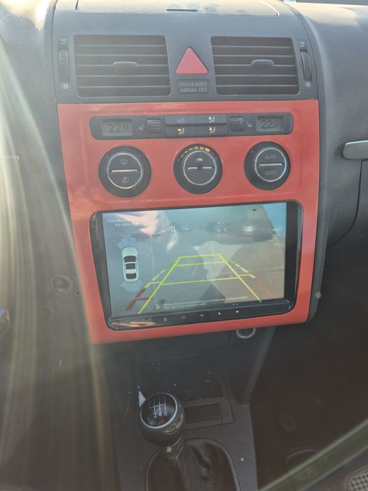 Vand Touran 7 locuri in acte