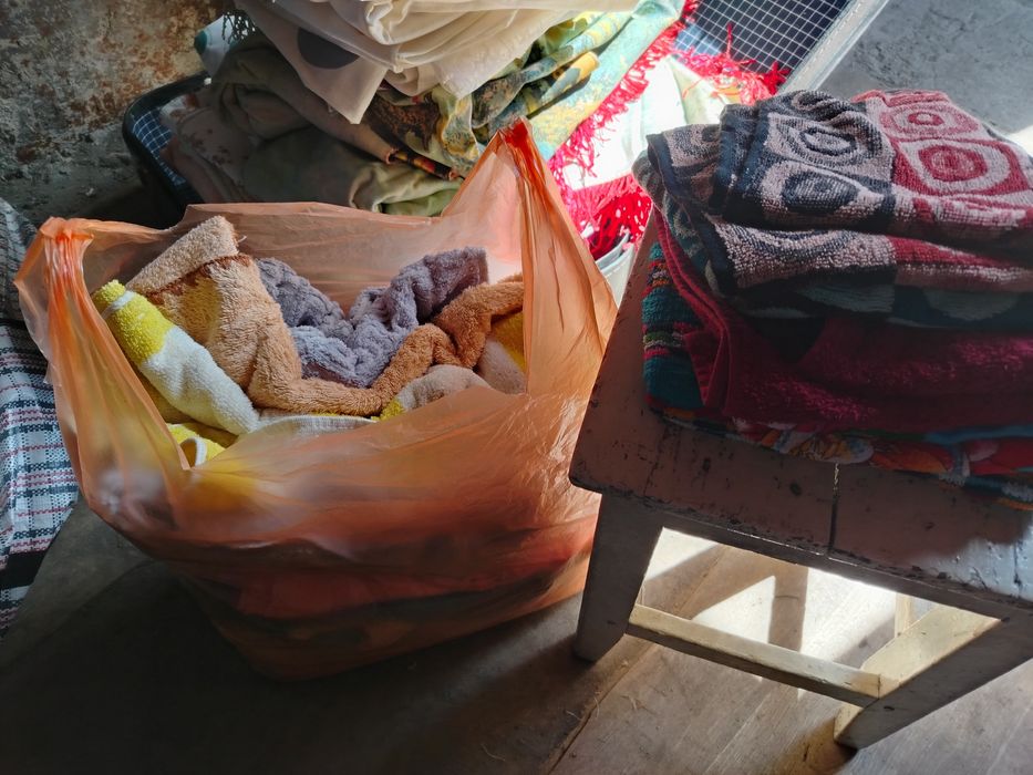 Полотенца, покрывало  на стену, пастельное