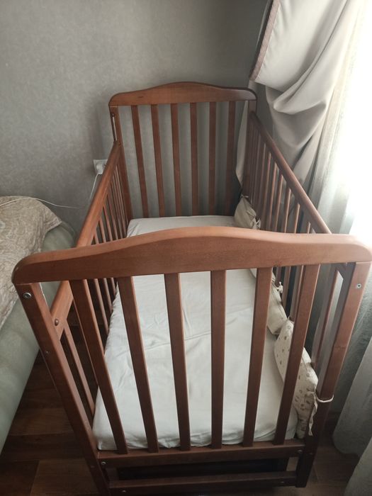 Продам детскую кроватку
