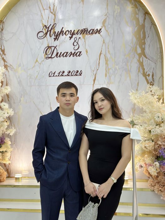 Оченть красивое платье, сидит по фигуре