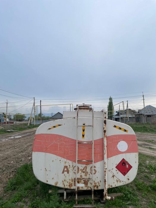 Цистерна для воды и гсм