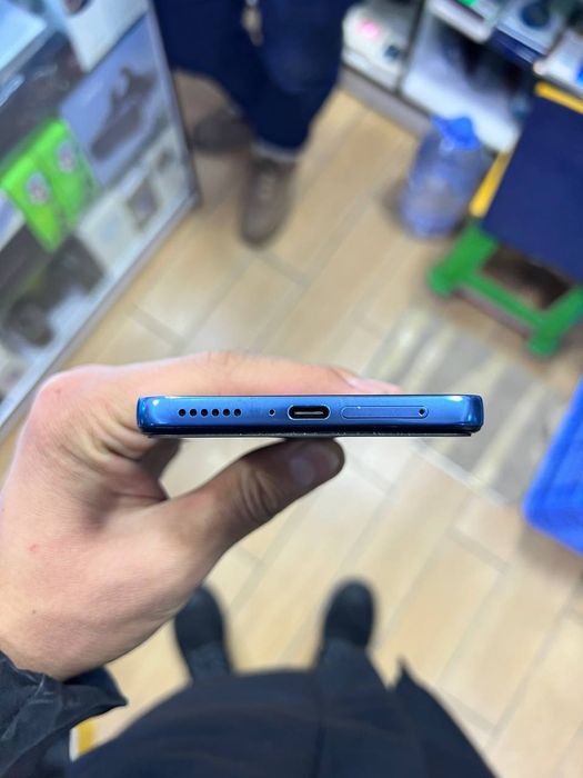 Redmi note 11 pro 5G 6+4/64 karobka dakumenti bor zaryadkasi yoqolgan