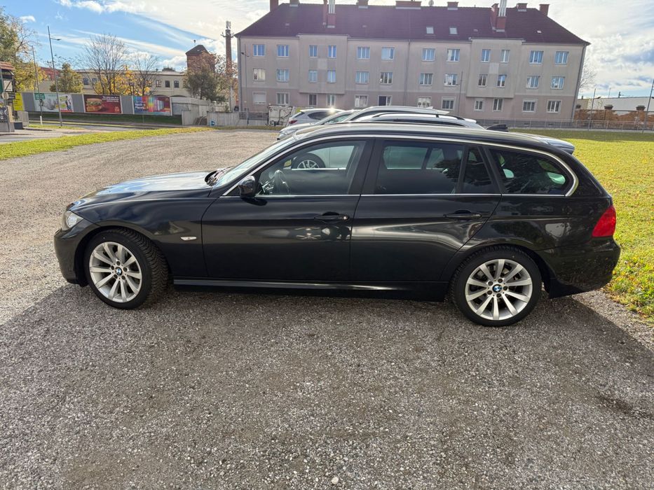 BMW 3 Series 2011 — imagine 3