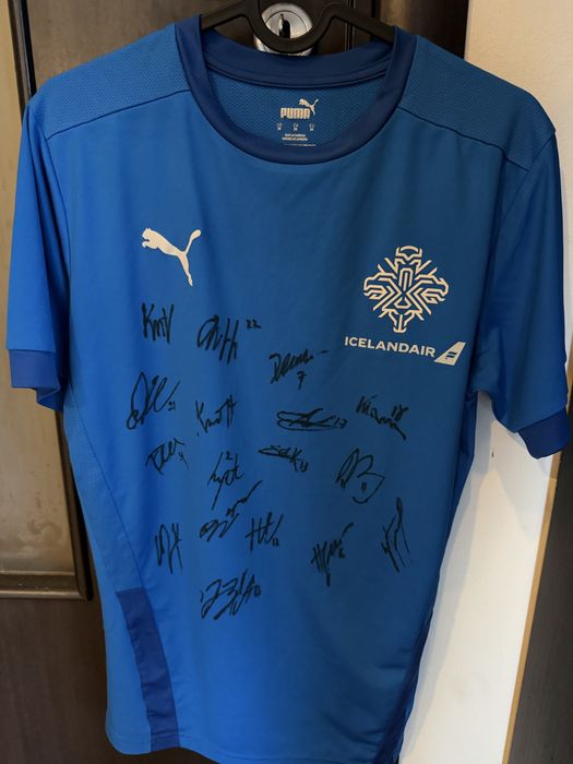 Тениски с автографи