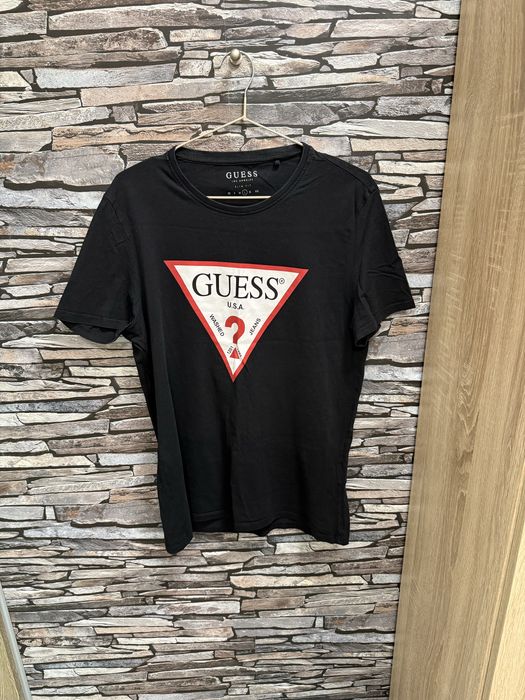 Мъжка тениска GUESS L размер