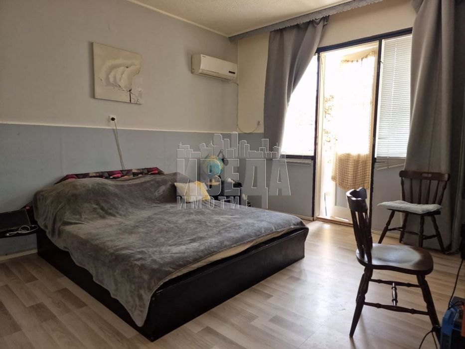 Етаж от къща в Варна-Окръжна болница площ 162