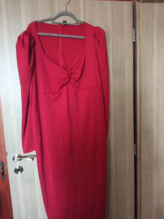 Елегантна рокля в червено 4хл