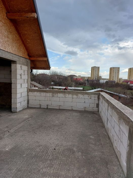 Vânzare vilă spațioasă cu teren 1.200 mp