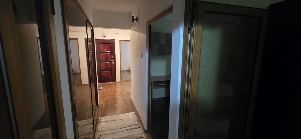 De inchiriat Apartament 3 camere etaj 1 mobilat si utilat