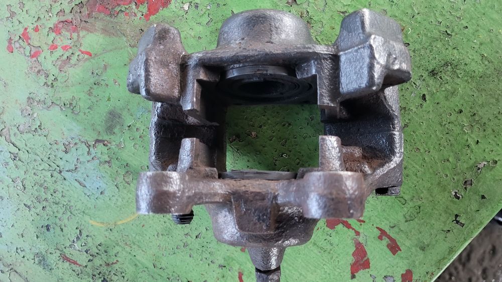 W210 E230 заден ляв спирачен апарат