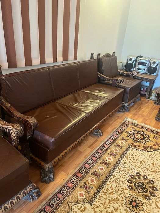 Vând urgent! Mobilă lemn masiv sculptată manual.