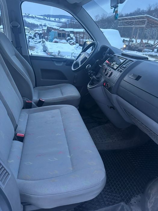 Vând vw t5 8+1 de 1.9 d schimb cu bus 16+1