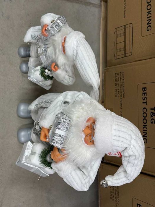 Дядо Коледа в сребристо – празнична фигура