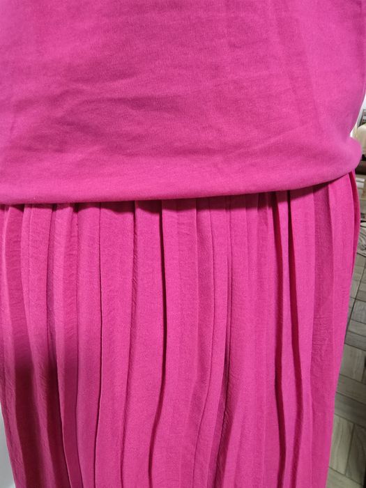 Pantaloni fucsia plisati, model lejer, confortabil