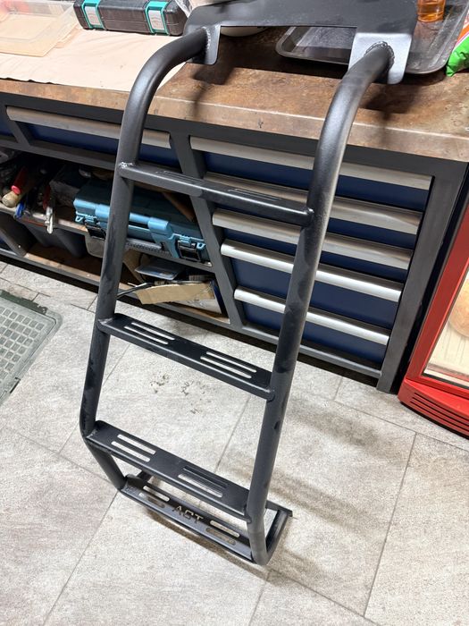 Лестница фирмы АСТ