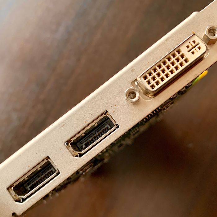 Компютри или части Dell