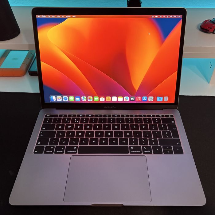 MacBook Pro 13” 2017 – i5, 8GB RAM, 256GB SSD – Baterie nouă
