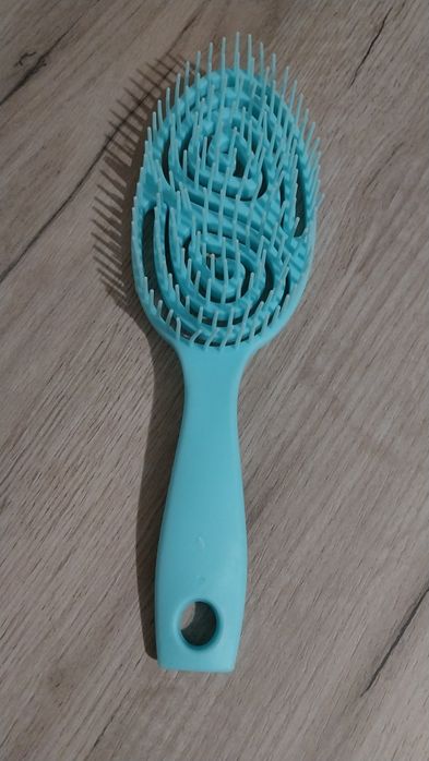 Нова четка за коса