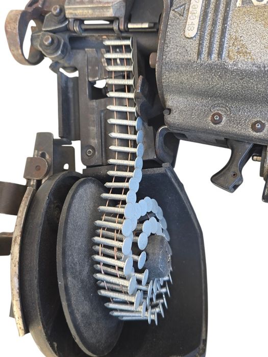 Pistol cuie Senco pentru sindrila Bituminoasa