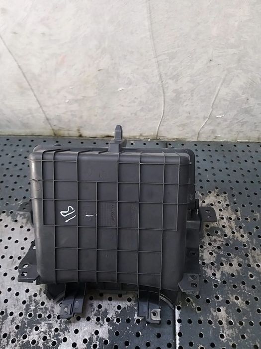 Sertar depozitare cu priza hyundai i10 ba ia 84757b9050