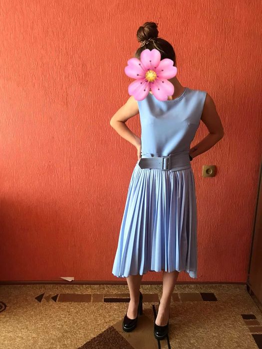 Продам платья вечерние б/у