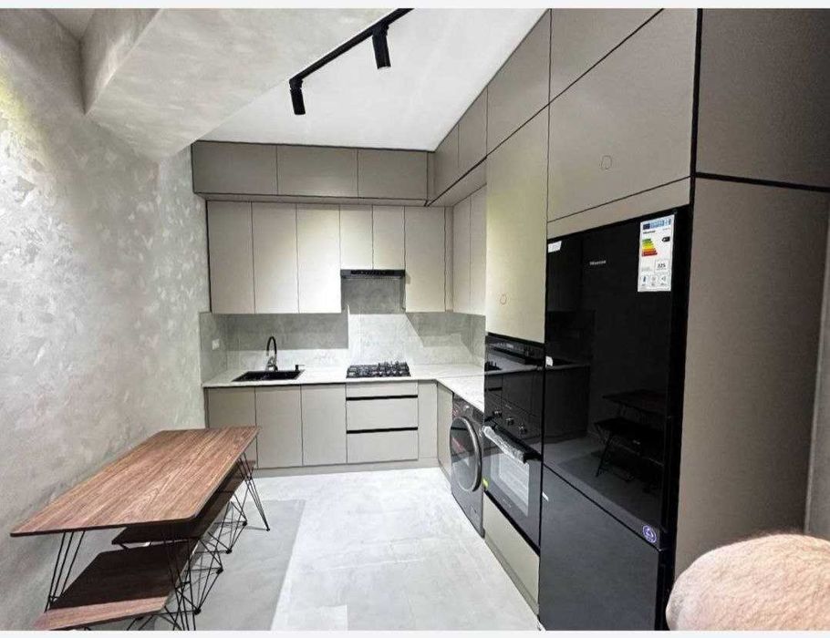 3 хонали, Квартира 9 қаватли бинонинг 2 чи қаватида жойлашган булиб