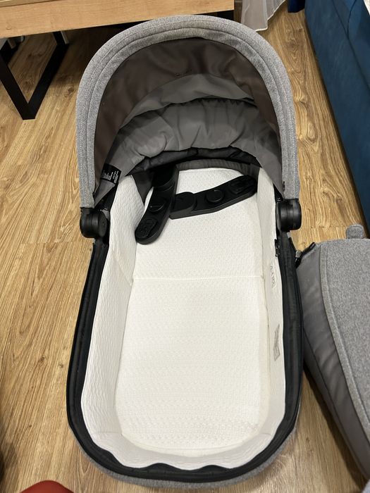 Коляска Anex IQ с люлькой и автолюлькой