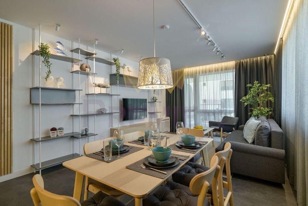 Продава се Тристаен апартамент в Варна, Бриз - 102 кв.м за 2932 €/кв.м - Снимка #2