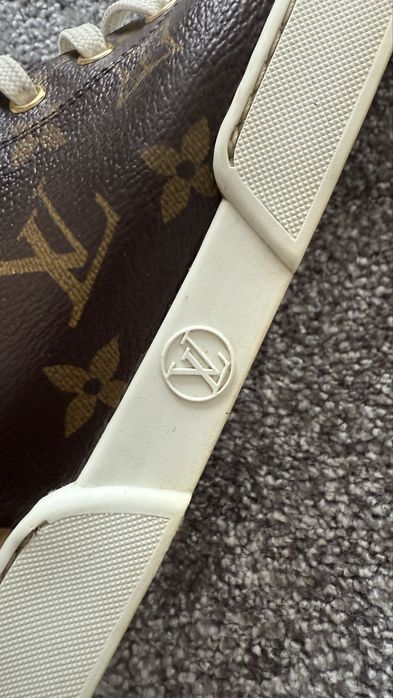 Tenesi Louis Vuitton