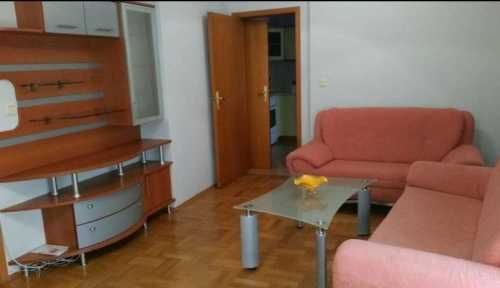 Дава се под наем Тристаен апартамент в Бургас, Център - 94 кв.м за 127.5 € - Снимка #2