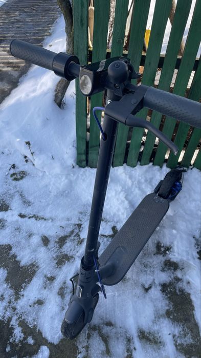 Trotinetă electrică Xiaomi Mi Electric Scooter Essential