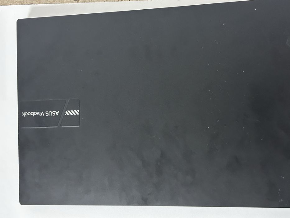 Asus Vivobook 16