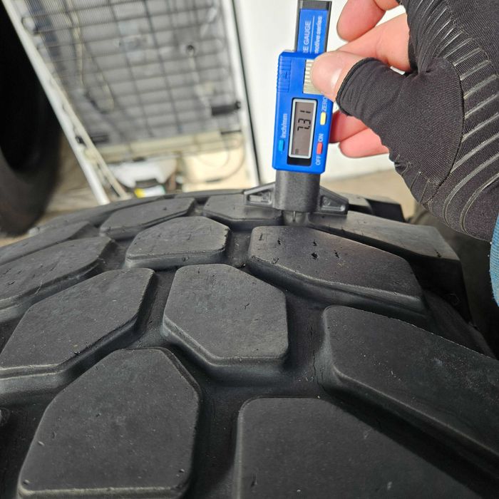 2 тежкотоварни гуми 12.5R20 (335/80R20) Dunlop SP PG8 MPT 147K Germany