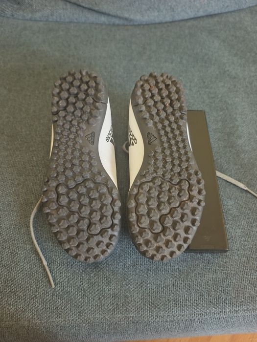 Детски обувки за футбол