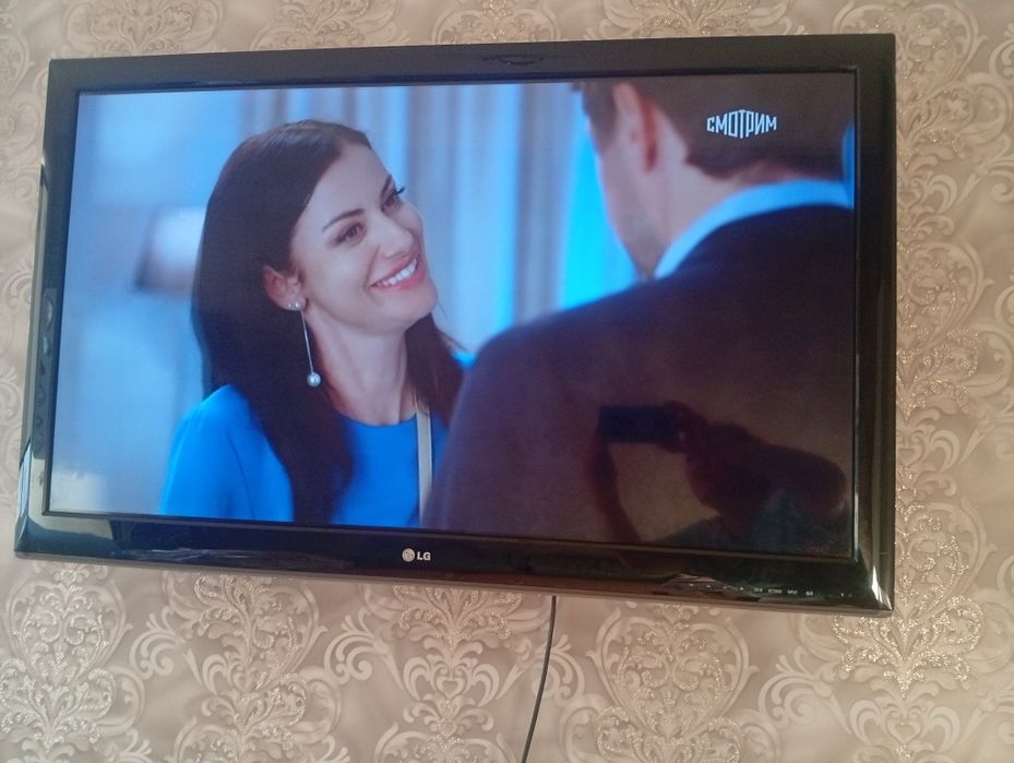 Телевизор LG 120 диагональ