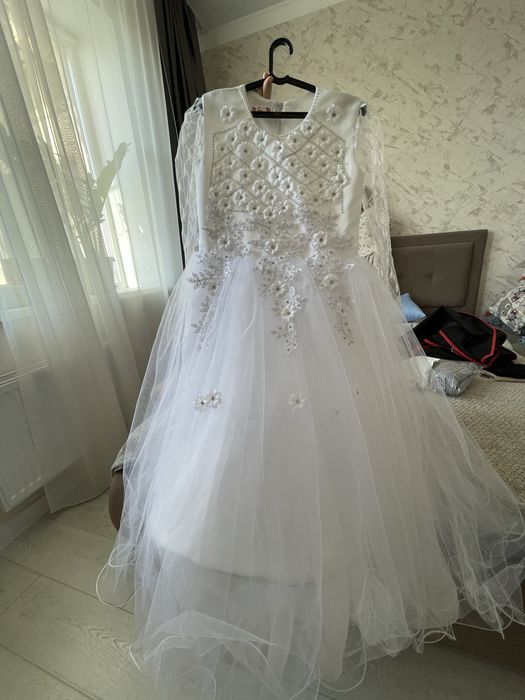 Продам платье для девочки