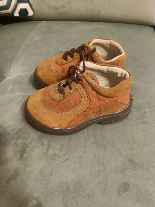 Incaltari / Pantofi / Adidas din piele - mărime 23/25