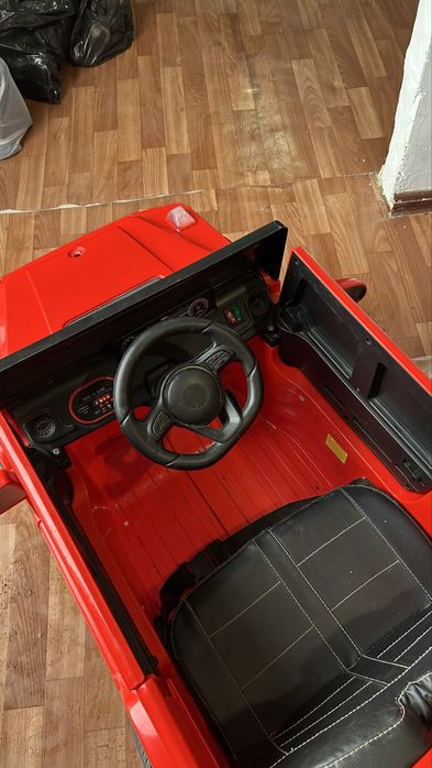 Продам машинку в хорошем состоянии.