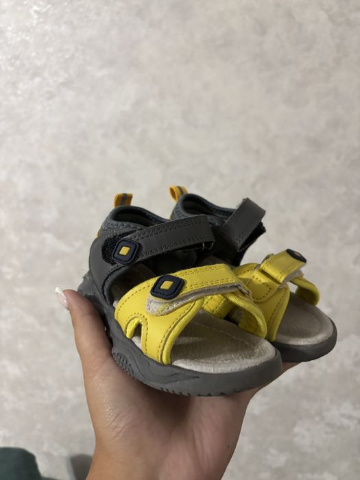 Сандали детские