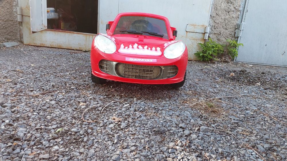 Детский автомобиль