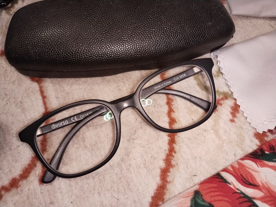 Детский очки в хорошем состоянии ред есть