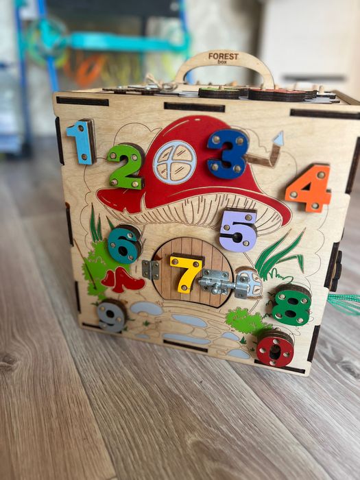 Бизикуб, развивающий куб