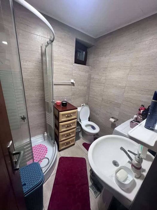 Caut colega de apartament